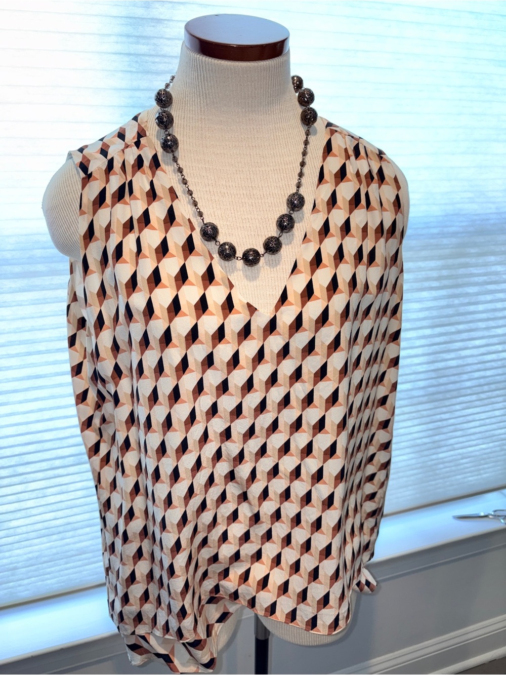 Silk Sleeveless Geometric Double Layer V-Neck